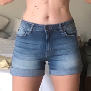 Dear John denim shorts 💙